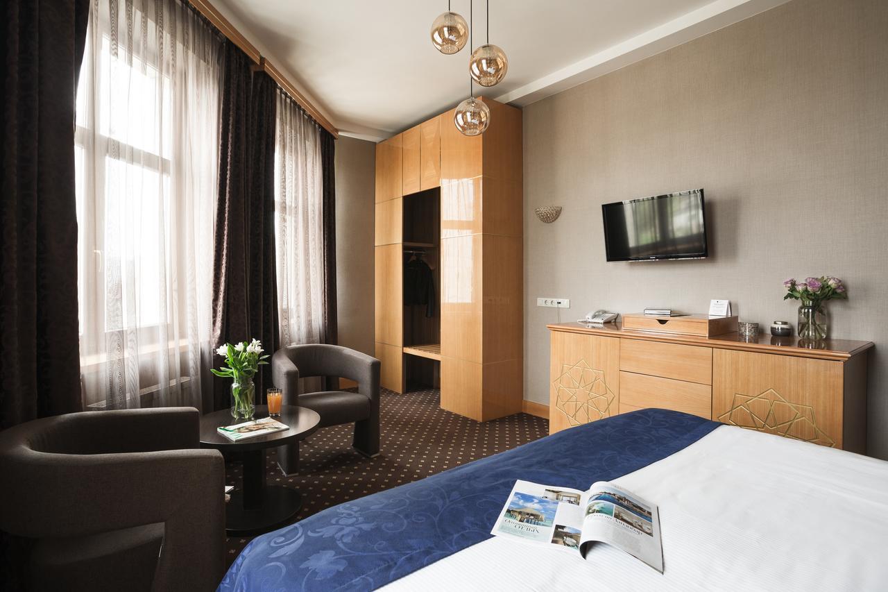 Ark Palace Hotel Odessa Buitenkant foto